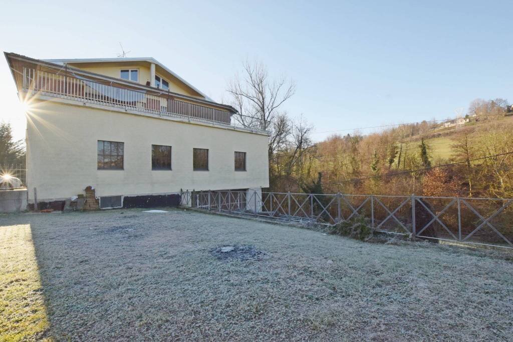 Facciata - Magazzino strada Statale del Colle di Nava Sud, 13, Mondovì - foto 1