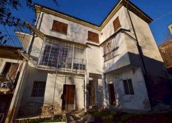 Facciata - Quadrilocale via Bernardino Viglione, 48, Mombasiglio - foto 23