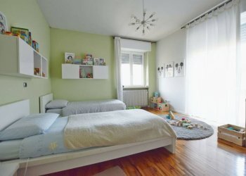 Camera da letto - Quadrilocale strada Statale del Colle di Nava Sud, 13, Mondovì - foto 11