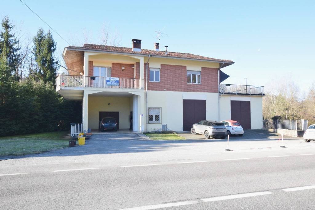 Facciata - Villa strada Statale del Colle di Nava Sud, 13, Mondovì - foto 1