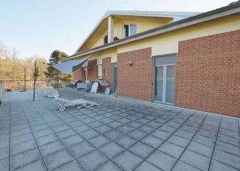 Terrazzo - Villa strada Statale del Colle di Nava Sud, 13, Mondovì - foto 12