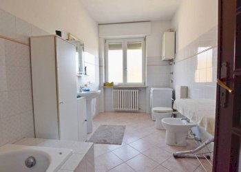 Bagno - Villa strada Statale del Colle di Nava Sud, 13, Mondovì - foto 17