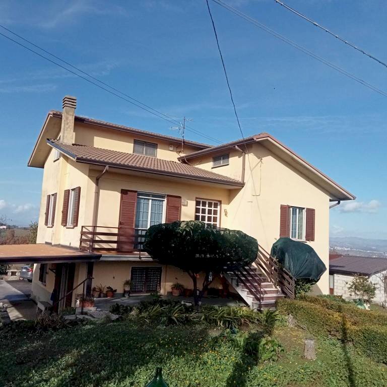 Facciata - Villa contrada Vertecchia, Pietradefusi - photo 1