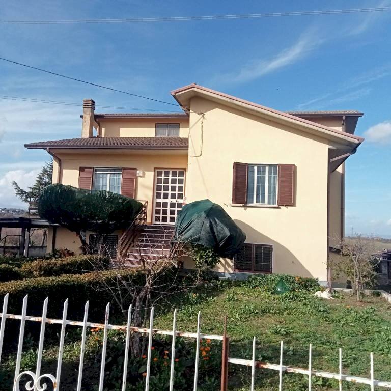 Facciata - Villa contrada Vertecchia, Pietradefusi - photo 3