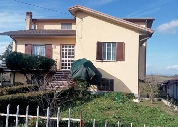 Facciata - Villa contrada Vertecchia, Pietradefusi - foto 4