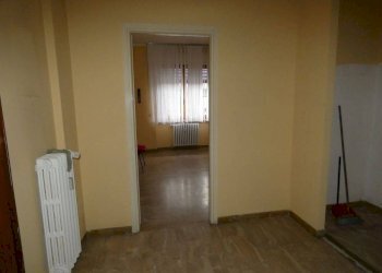 Ingresso - Quadrilocale piazza Urbano Prunotto, Alba - foto 3