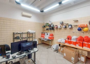 Interno non residenziale - Shop via Apparizione, Genova (neighborhood Borgoratti) - photo 2