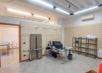 Magazzino - Shop via Apparizione, Genova (neighborhood Borgoratti) - photo 9