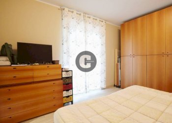 Camera da letto - Bilocale via Parco, 14, Ciriè - foto 38