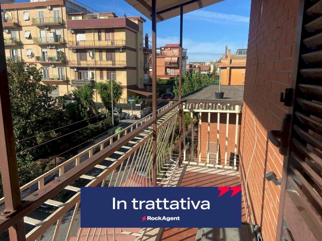 Balcone - Trilocale via Nocera Inferiore, 63, Roma - foto 1