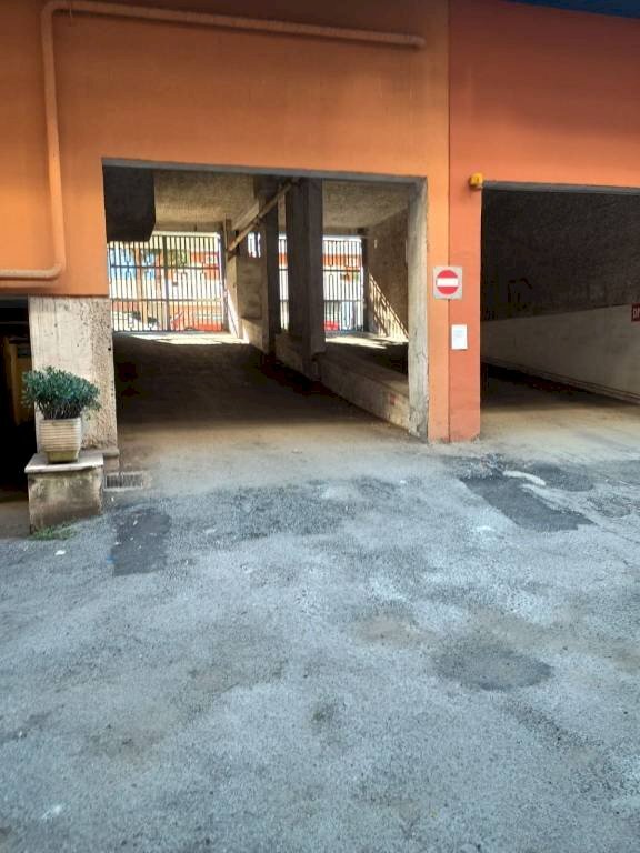 Interno palazzo - Box via Arduino Forgiarini, Roma (zona Lido di Ostia) - foto 2