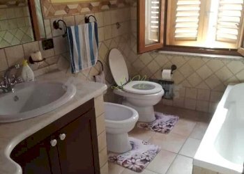 Bagno con vasca - Villa a Schiera Carbonia - foto 6