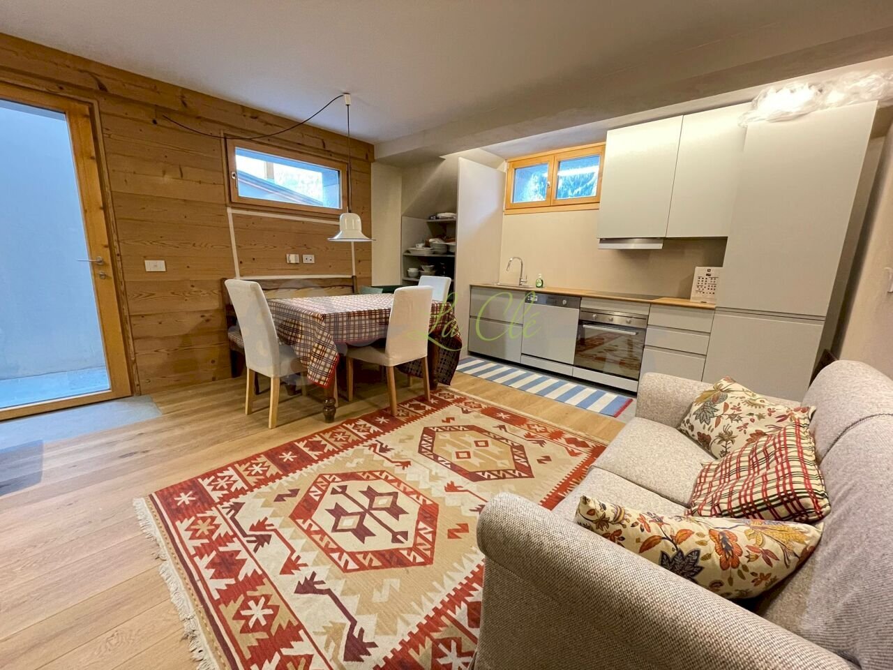 AFFITTO COURMAYEUR - SOGGIORNO, ZONA PRANZO E CUCI - Three-room apartment Prè-Saint-Didier - photo 2