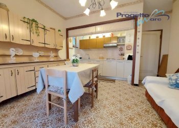 soggiorno con angolo cottura - Bilocale viale Della Repubblica
 
00, Pietra Ligure - foto 2