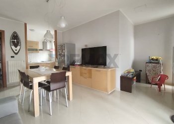 Sala da pranzo - Trilocale Via Carso
 
118, Galatina - foto 3