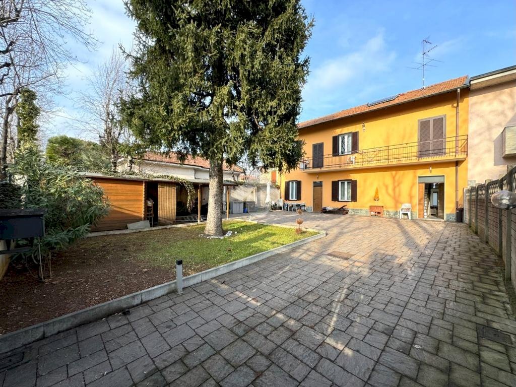 Casa semi indipendente Viale dei Kennedy, Rescaldina - foto 1