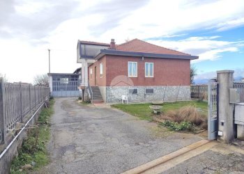 Independent house Regione Bronzina, Orbassano - photo 1