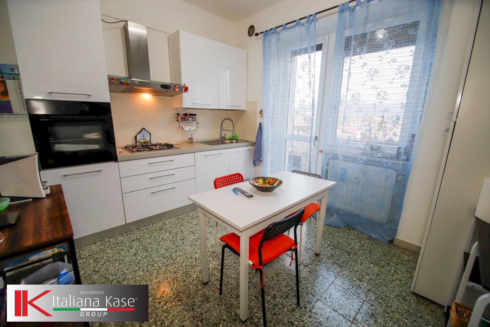 Foto 2 - Quadrilocale Viale Europa
 
27, Caluso - foto 2