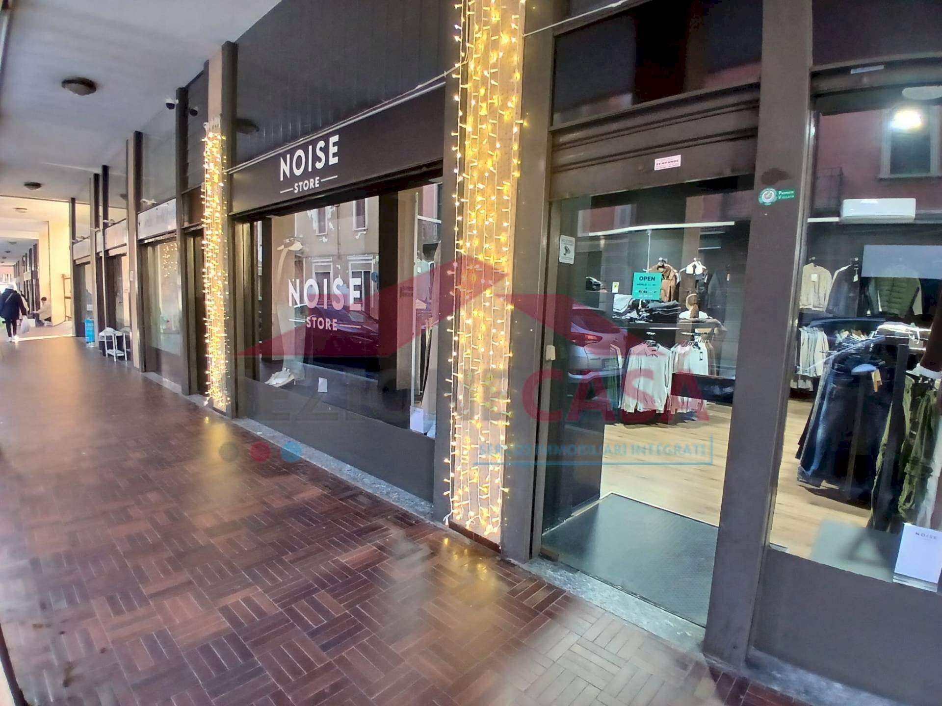 Foto 1 - Negozio VIA GIUSEPPE VERDI
 
20, Saronno - foto 1