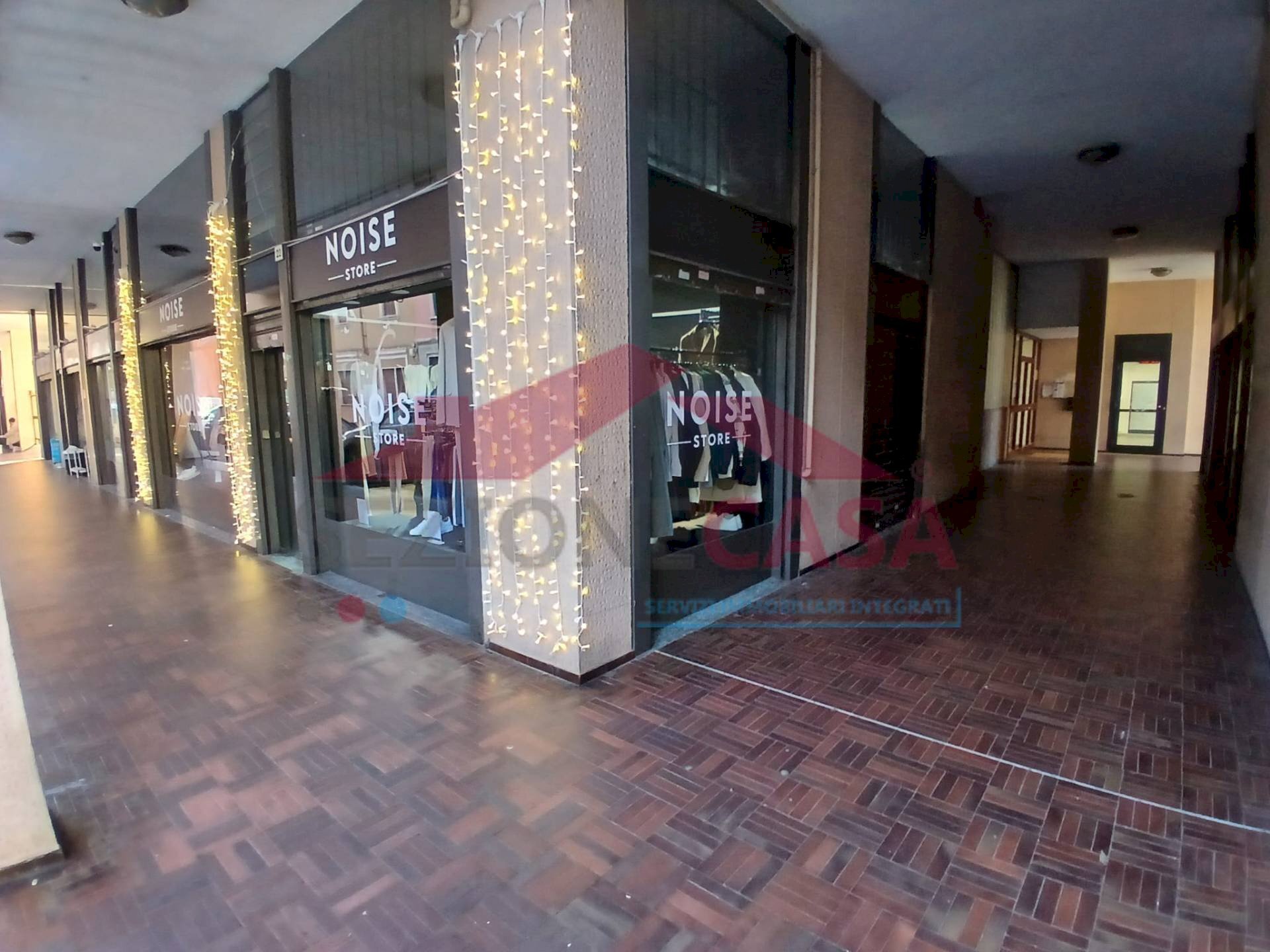 Foto 3 - Negozio VIA GIUSEPPE VERDI
 
20, Saronno - foto 3