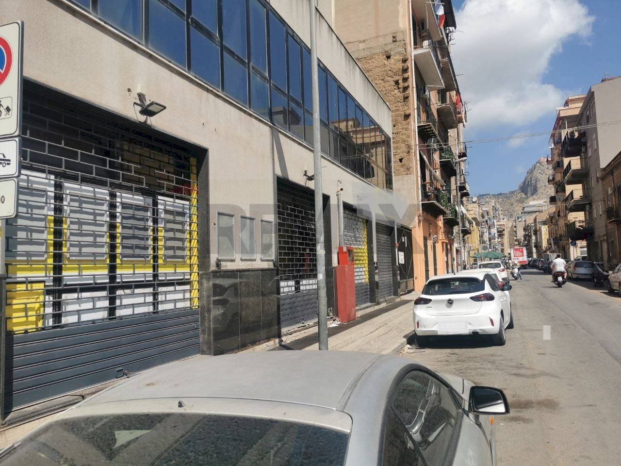 Vetrine - Locale Commerciale Via Antonello Da Messina
 
2a, 2b, Palermo - foto 3