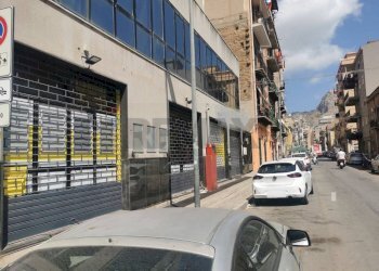 Vetrine - Locale Commerciale Via Antonello Da Messina
 
2a, 2b, Palermo - foto 3