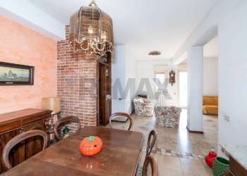 Sala da pranzo - Appartamento VIA FIMIA
 
27, Catania - foto 8