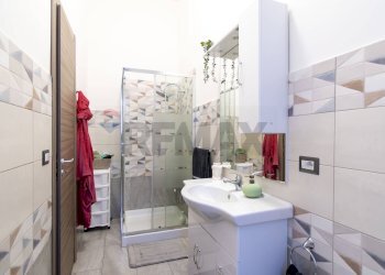 Bagno - Appartamento Via Conte Di Torino
 
37, Catania - foto 42