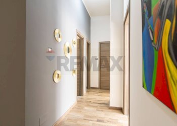 Hall / corridoio - Appartamento Via Conte Di Torino
 
37, Catania - foto 62