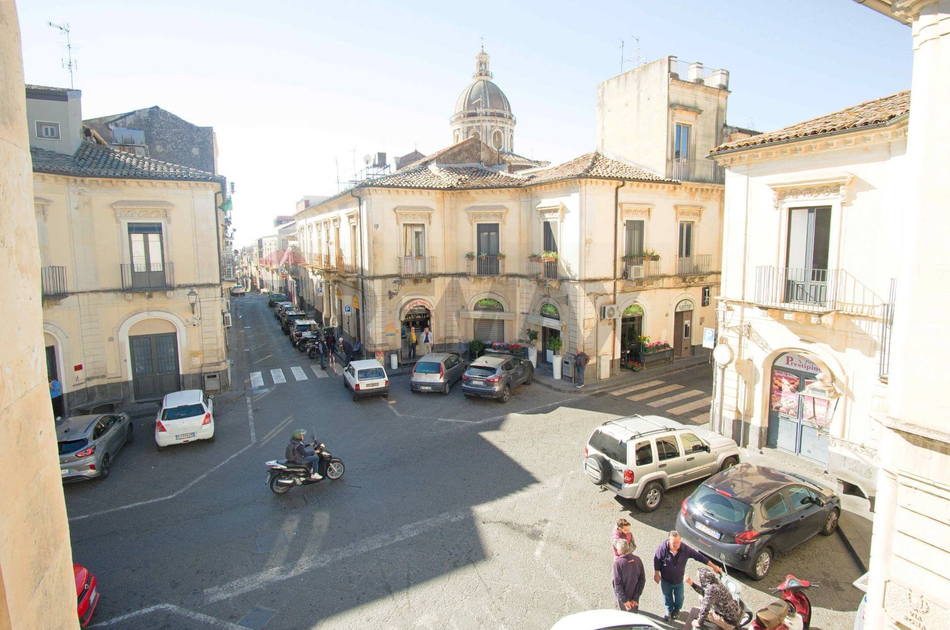 Edificio all\'aperto - Casa indipendente Via Roma
 
162/164, Misterbianco - foto 1