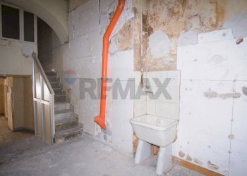 Scale - Casa indipendente Via Roma
 
162/164, Misterbianco - foto 11