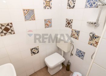 Bagno - Commercial Activity Via Pietro Novelli
 
143, Catania - photo 15