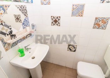 Bagno - Commercial Activity Via Pietro Novelli
 
143, Catania - photo 16