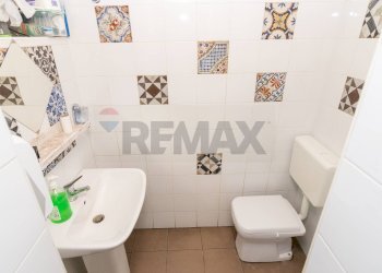 Bagno - Commercial Activity Via Pietro Novelli
 
143, Catania - photo 18