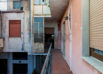Edificio all\'aperto - Trilocale Via Luigi Orlando
 
126, Giarre - foto 23