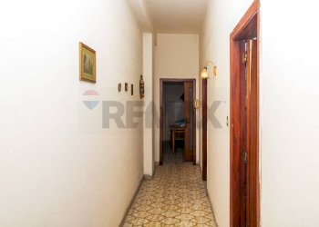 Hall / corridoio - Trilocale Via Luigi Orlando
 
126, Giarre - foto 24