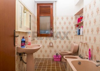 Bagno - Trilocale Via Luigi Orlando
 
126, Giarre - foto 26