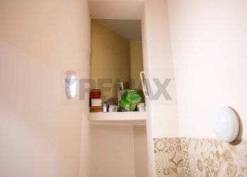 Bagno - Shop Via Tripolitania
 
39/41, Catania - photo 17