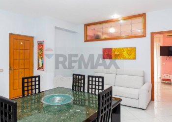 Sala da pranzo - Quadrilocale Via Provinciale per Riposto
 
186, Acireale - foto 19