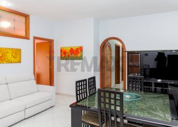 Sala da pranzo - Quadrilocale Via Provinciale per Riposto
 
186, Acireale - foto 20