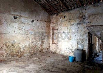 Stanza vuota - Casa indipendente Via Ospedale
 
26, Aci Sant'Antonio - foto 9