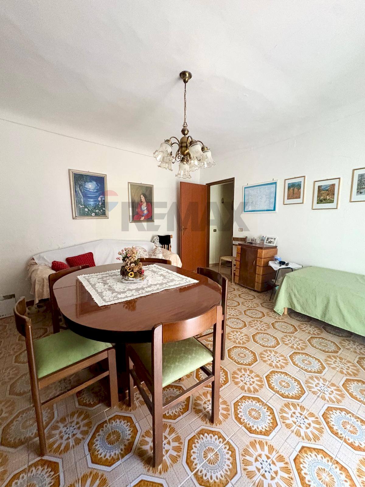 Sala da pranzo - Quadrilocale Via Arcoleo
 
22, Caltagirone - foto 2