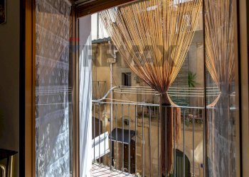 Balcone - Quadrilocale Via Arcoleo
 
22, Caltagirone - foto 14