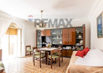 Sala da pranzo - Quadrilocale Via Arcoleo
 
22, Caltagirone - foto 22