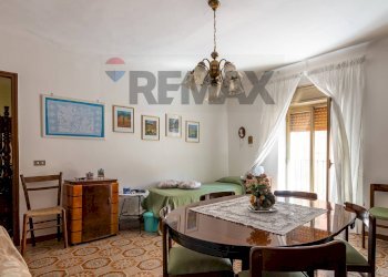 Sala da pranzo - Quadrilocale Via Arcoleo
 
22, Caltagirone - foto 23