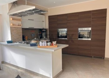 Cucina - Casa indipendente Via Roma
 
57/59, Aci Sant'Antonio - foto 8