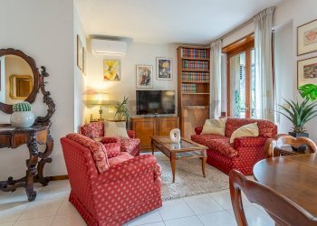 Sala da pranzo - Quadrilocale Via di Decima
 
256, Roma - foto 5