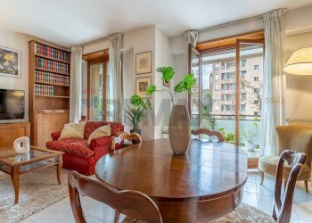 Sala da pranzo - Quadrilocale Via di Decima
 
256, Roma - foto 6