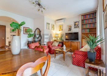 Sala da pranzo - Quadrilocale Via di Decima
 
256, Roma - foto 9