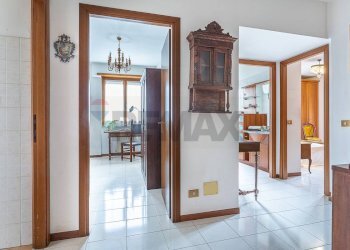 Hall / corridoio - Quadrilocale Via di Decima
 
256, Roma - foto 16